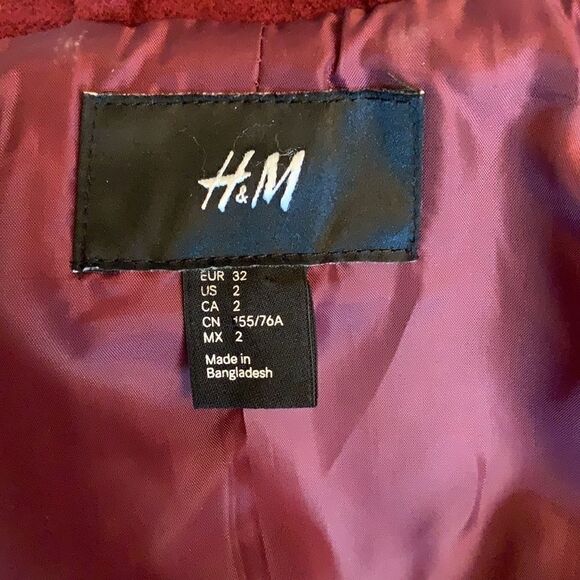 🌟HOST PICK⭐️ H&M burgundy Peacoat. - Picture 6 of 10